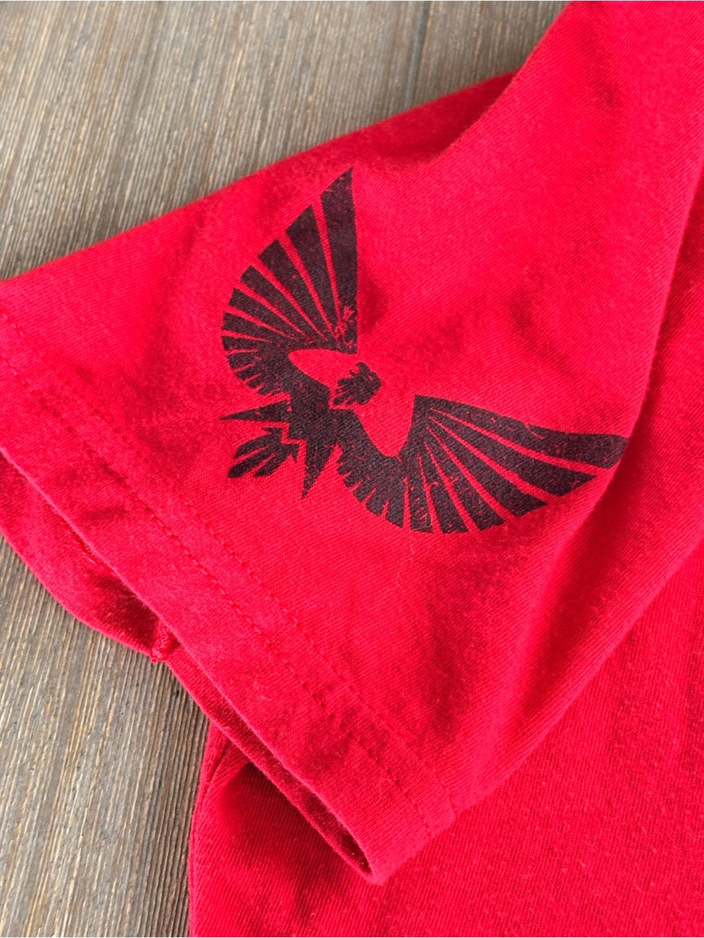 🌸IRON Graphic V-Neck Tee - Red🌸 - Picture 3 of 4